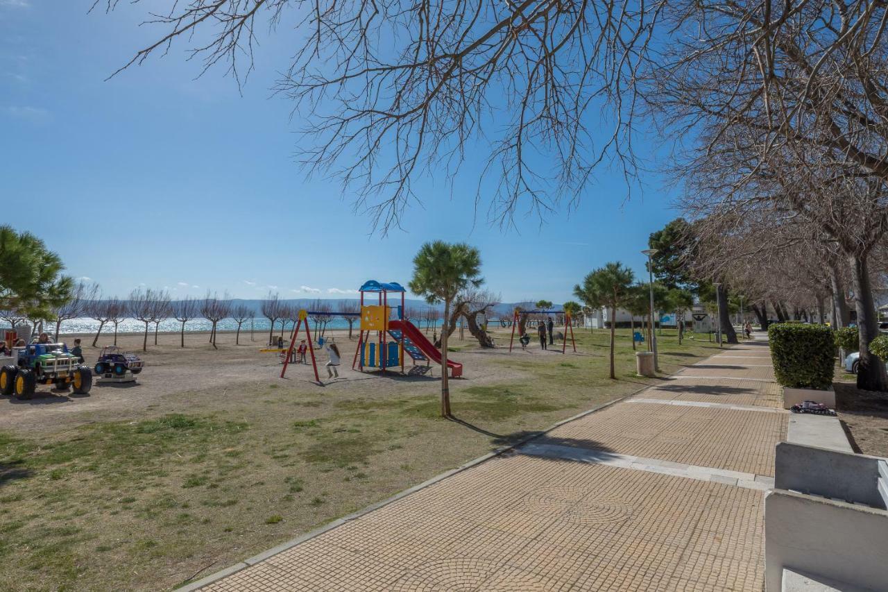 Sandy Beach Apartment Omiš Εξωτερικό φωτογραφία
