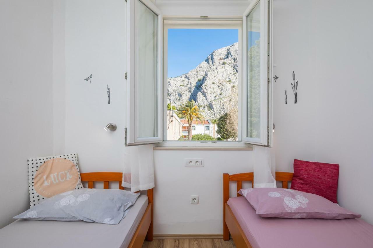 Sandy Beach Apartment Omiš Εξωτερικό φωτογραφία
