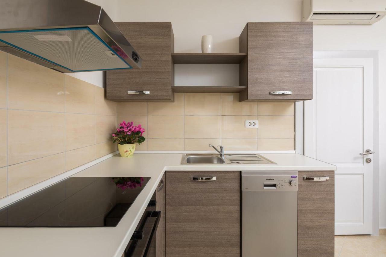 Sandy Beach Apartment Omiš Εξωτερικό φωτογραφία
